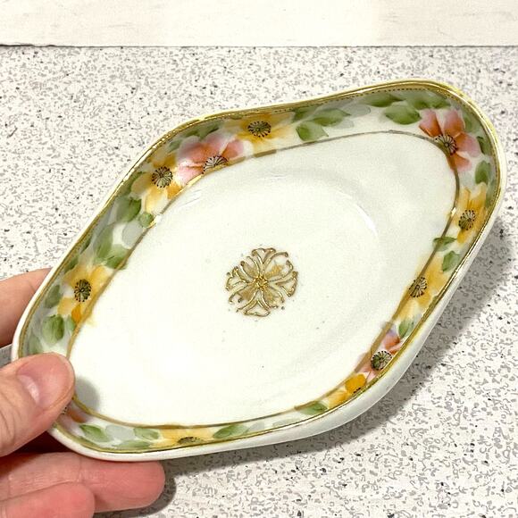 Nippon porcelain trinket dish white bowl with hand painted floral gold moriage - Picture 4 of 9